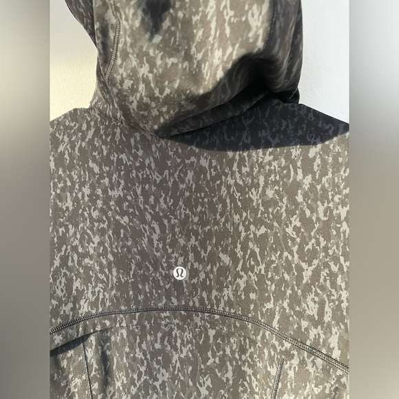 Lululemon Women’s Nulu Hooded Define Jacket Size 8 LCDM Very New Worn only once - Picture 5 of 8